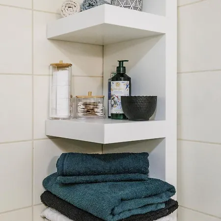 Appartement Spacious Flat & Parking Possibility, 3 Stops To Wenceslav Square