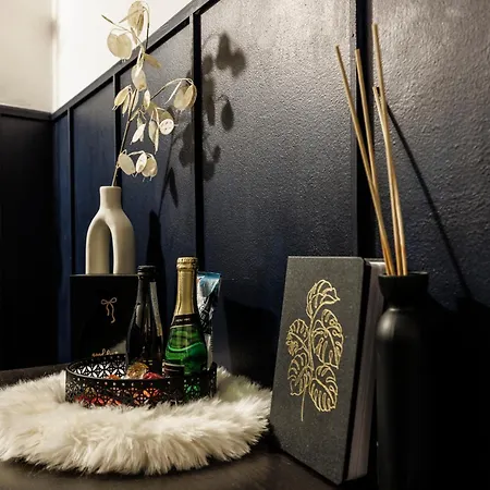 דירה Spacious Flat & Parking Possibility, 3 Stops To Wenceslav Square *